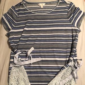 Women’s top with side lace detail